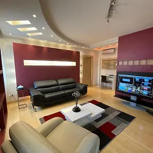 Chabi Flat Verona